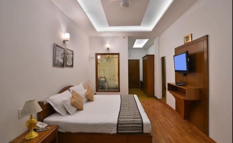 Modi Hotel & Resorts Pinjaur Exterior photo
